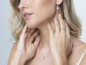 Pendientes aguamarina con criolla de Oro 18Kt y diamantes