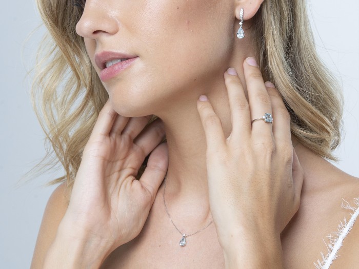 Pendientes aguamarina con criolla de Oro 18Kt y diamantes