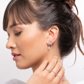 Pendientes criolla con pavé navette de Oro 18Kt y diamantes