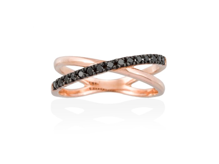 Anillo  en Oro 18Kt. y diamantes