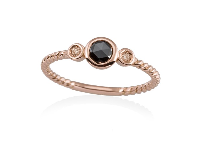 Anillo  en Oro 18Kt. y diamantes