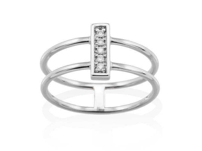 Anillo  en Oro 18Kt. y diamantes