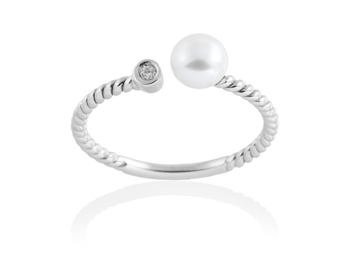 Anillo  en Oro 18Kt. y diamantes