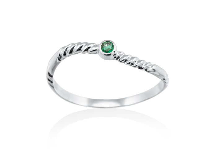 Anillo  en Oro 18Kt. y diamantes