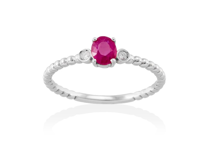 Anillo  en Oro 18Kt. y diamantes