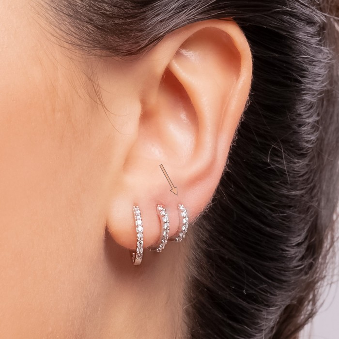 Piercing de Oro 18Kt aro pequeño con diamantes